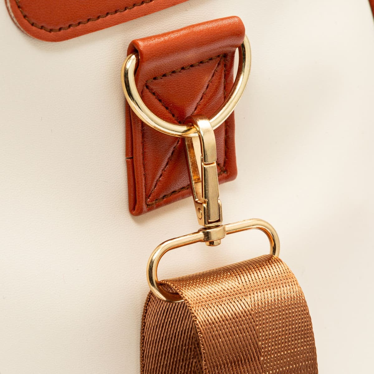 Snow bag strap clip detail